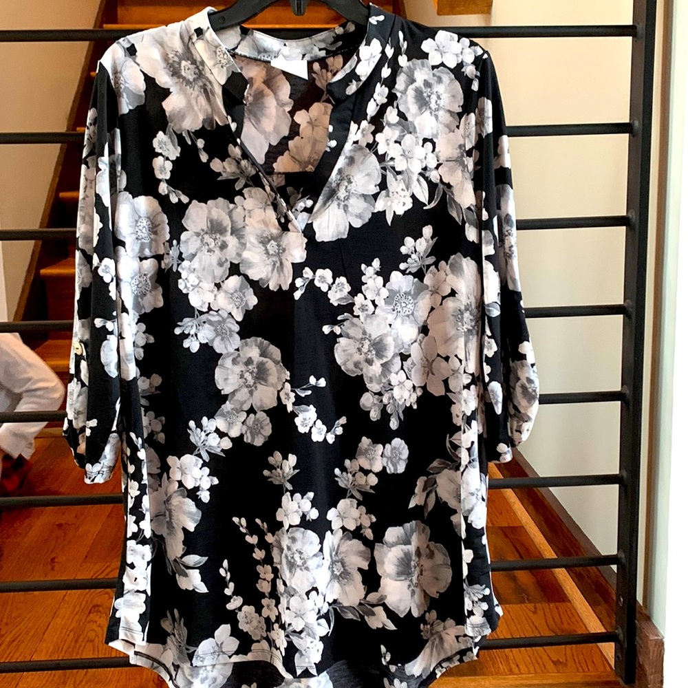 Tunic length light weight top